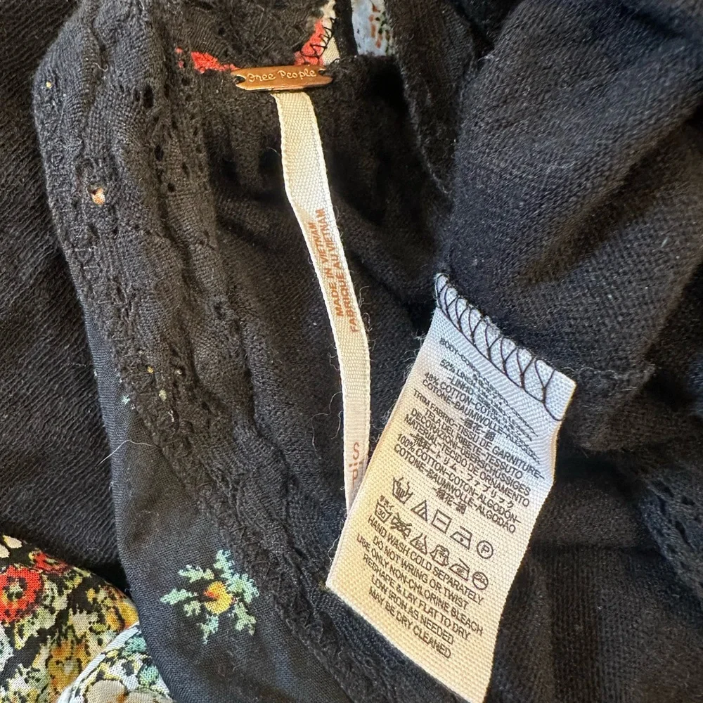 Free People Prairie Days Black & Floral Rustic Boho Linen Cotton Blouse Small